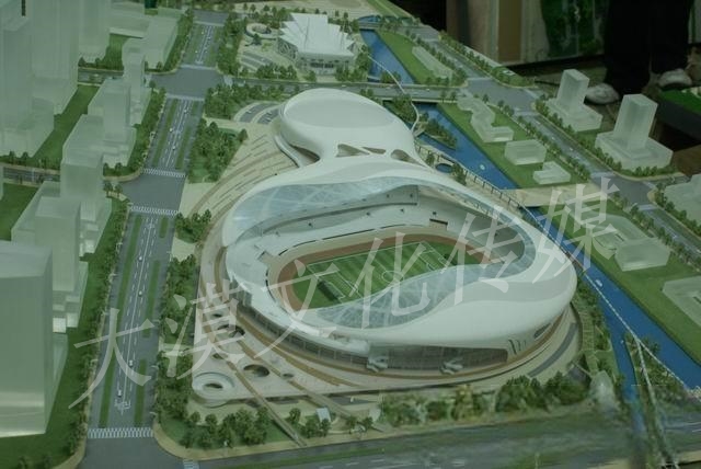 体育中心投标模型